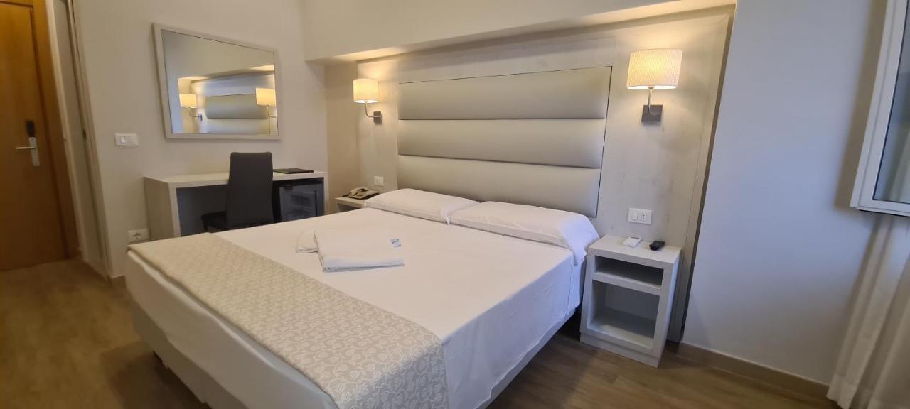 Hotel Biagi & Residence ลิโด ดิ กามาโยเร ภายนอก รูปภาพ
