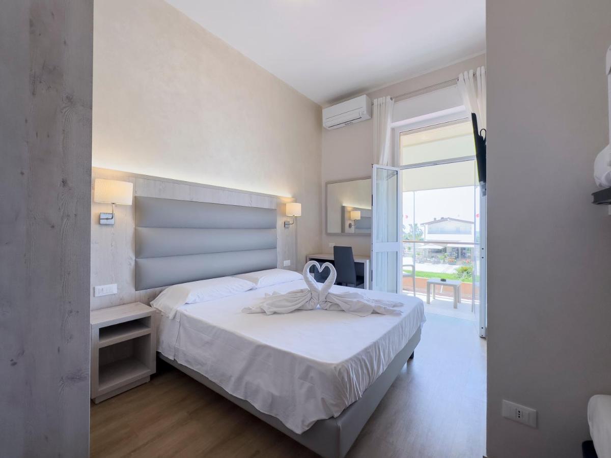 Hotel Biagi & Residence ลิโด ดิ กามาโยเร ภายนอก รูปภาพ