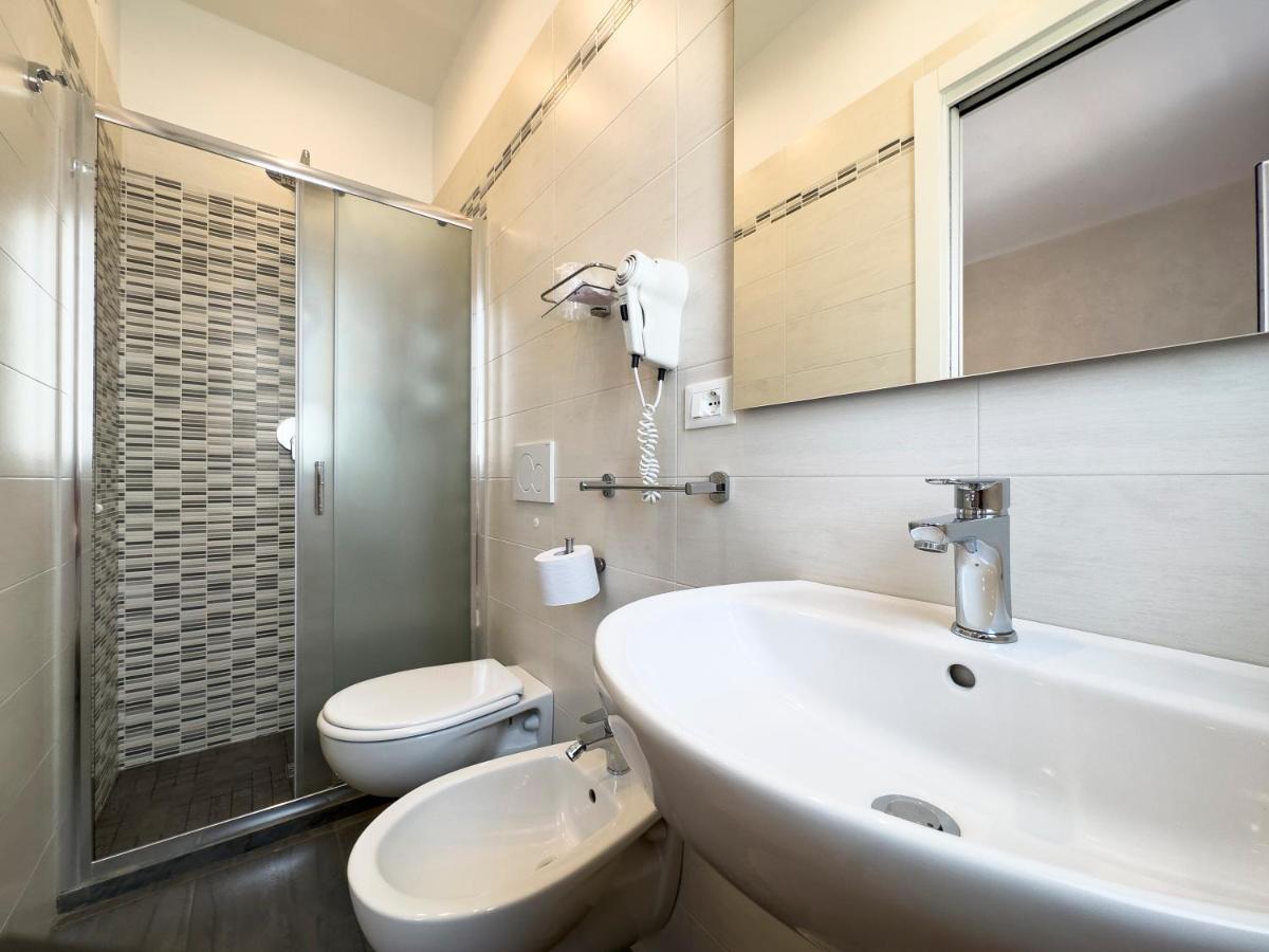 Hotel Biagi & Residence ลิโด ดิ กามาโยเร ภายนอก รูปภาพ