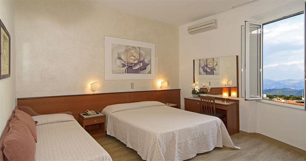 Hotel Biagi & Residence ลิโด ดิ กามาโยเร ภายนอก รูปภาพ