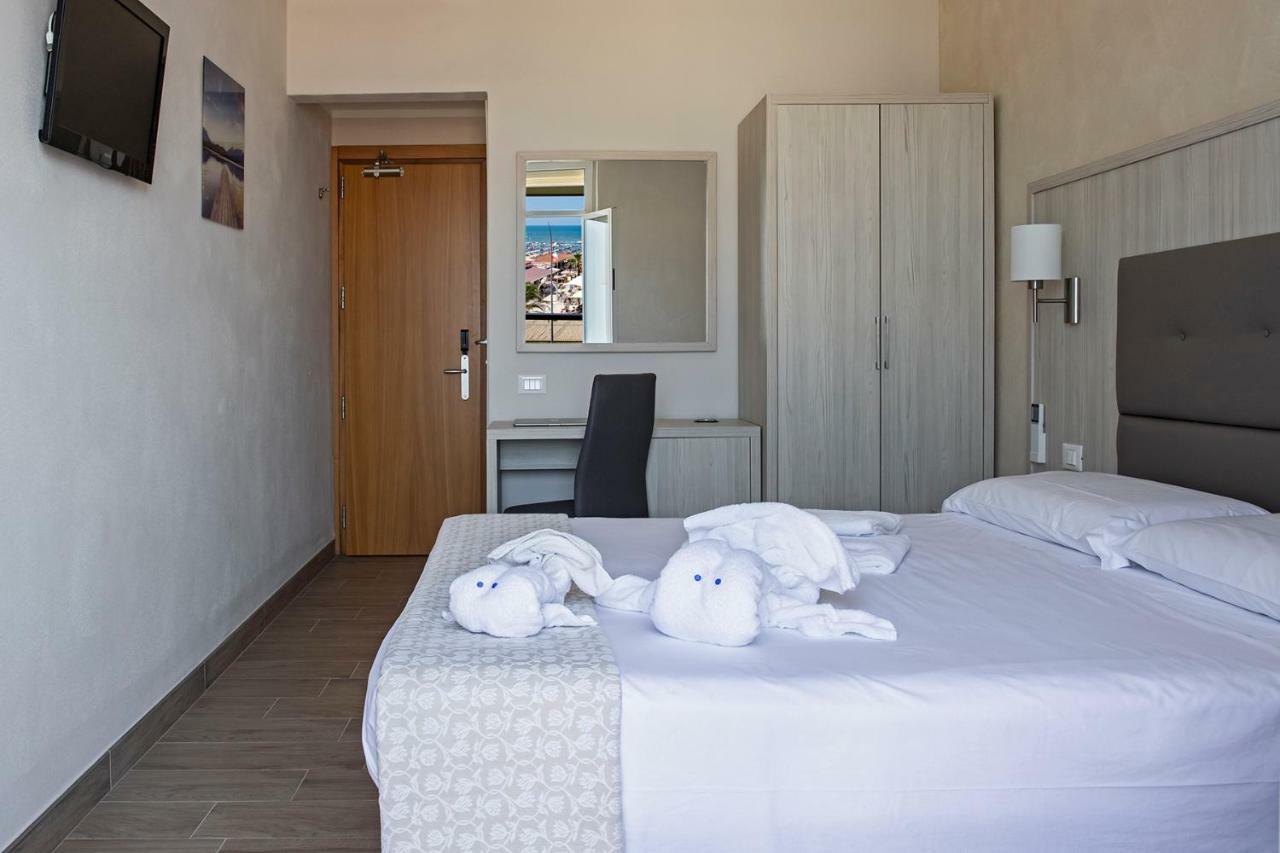 Hotel Biagi & Residence ลิโด ดิ กามาโยเร ภายนอก รูปภาพ
